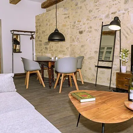 Vendégház - La Maison Du Chateau - By Domaine Riberach Bélesta