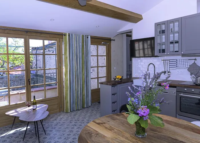 Gasthuis - La Maison Du Chateau - By Domaine Riberach 3*
