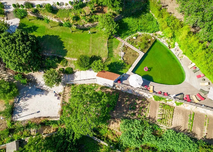 - La Maison Du Chateau - By Domaine Riberach Bélesta