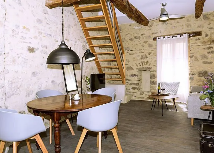 - La Maison Du Chateau - By Domaine Riberach 3* Bélesta